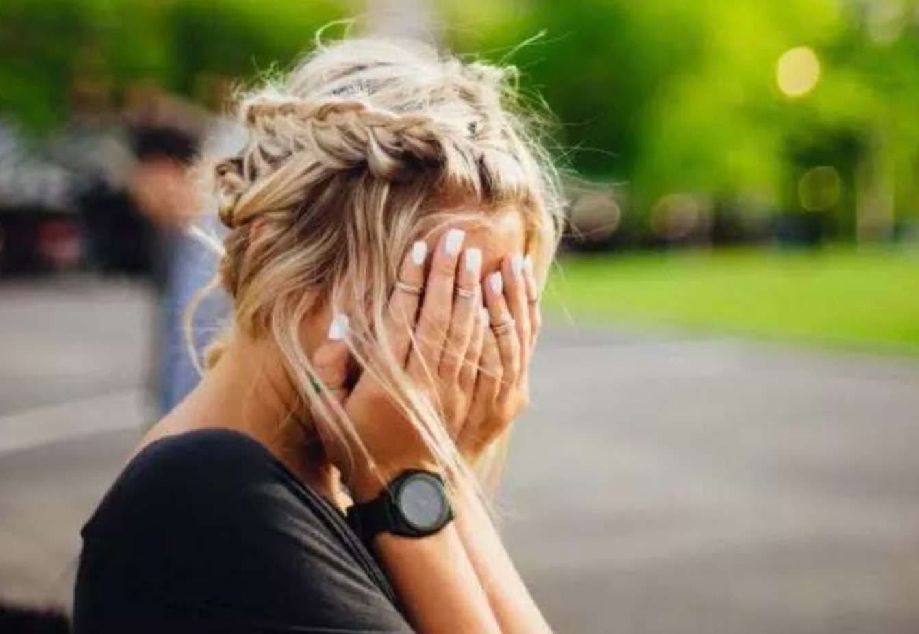 10 cilësi për njerëzit e mbyllur në vetvete të cilat nuk janë të vërteta