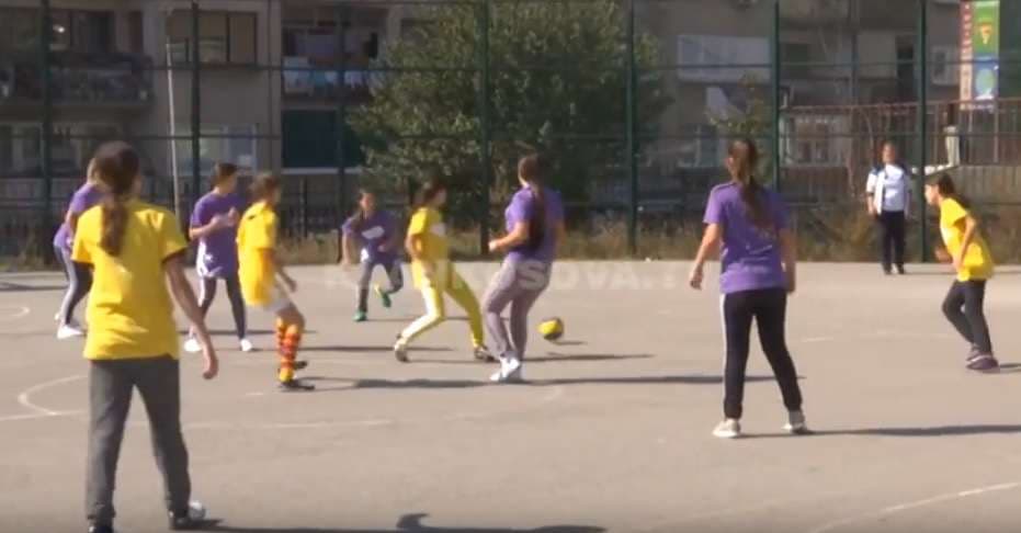 Dita e Vajzave shënohet me futboll (VIDEO)