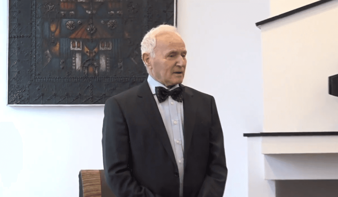 Akil Koci fiton çmimin “Niketë Dardani”