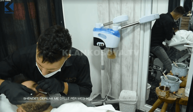Depilimi i meshkujve përmes dyllit (VIDEO)