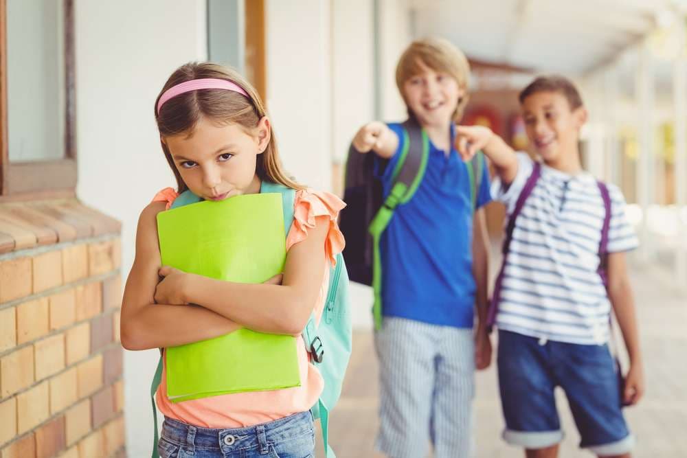 Gjysma e fëmijëve po e përjetojnë me stres kthimin në shkollë