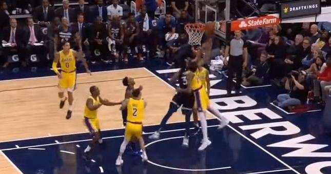 Lakers u kthehen humbjeve (VIDEO)