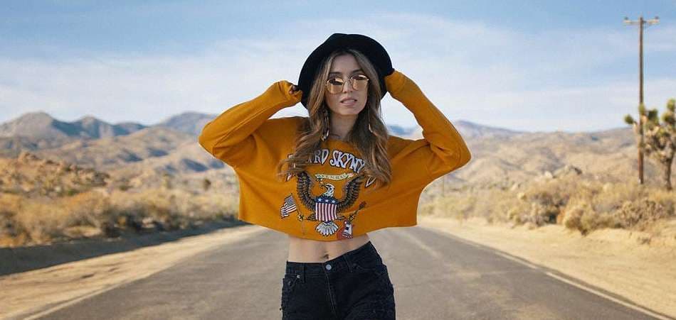 Artistja MIMOZA sjell për publikun këngën e saj ‘Love For Days’ (VIDEO)