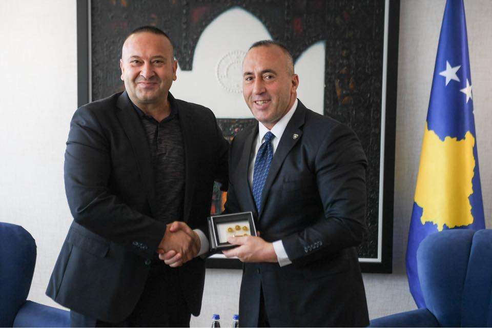 Kryeministri Haradinaj pret në kabinet Driton Kukën dhe ekipin e xhudos