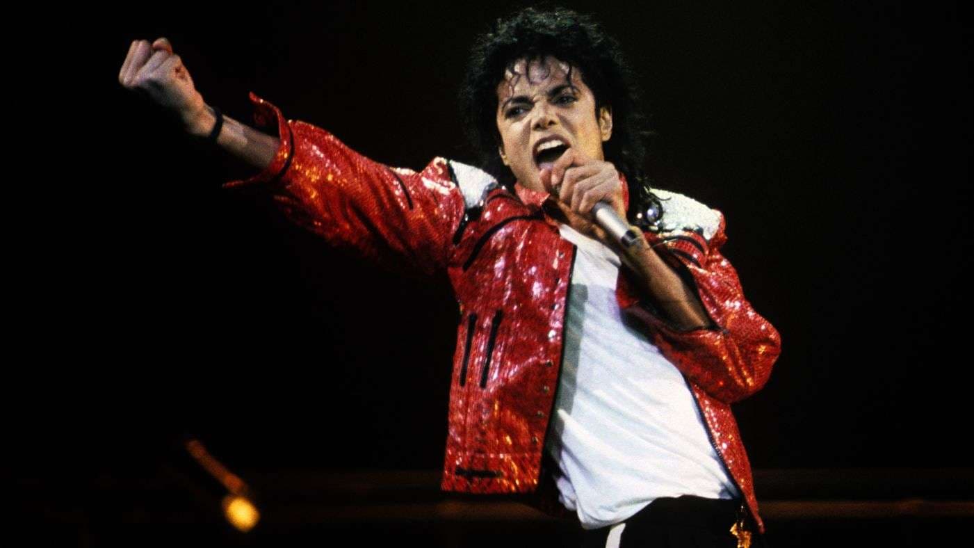 Xhaketa e Michael Jackson shitet për 298 mijë dollarë (VIDEO)