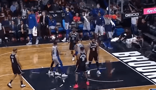 Pistons humbin në shtesë (VIDEO)