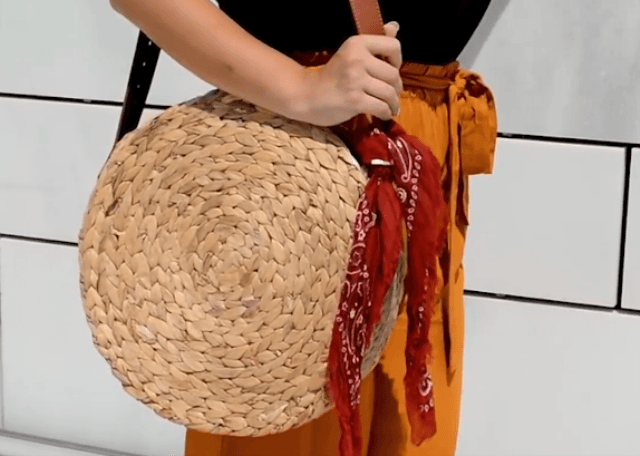 Si ta krijoni vetë një çantë unike me kashtë? (VIDEO)
