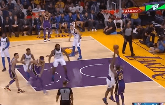 Lakers, fitore minimale ndaj Mavs (VIDEO)