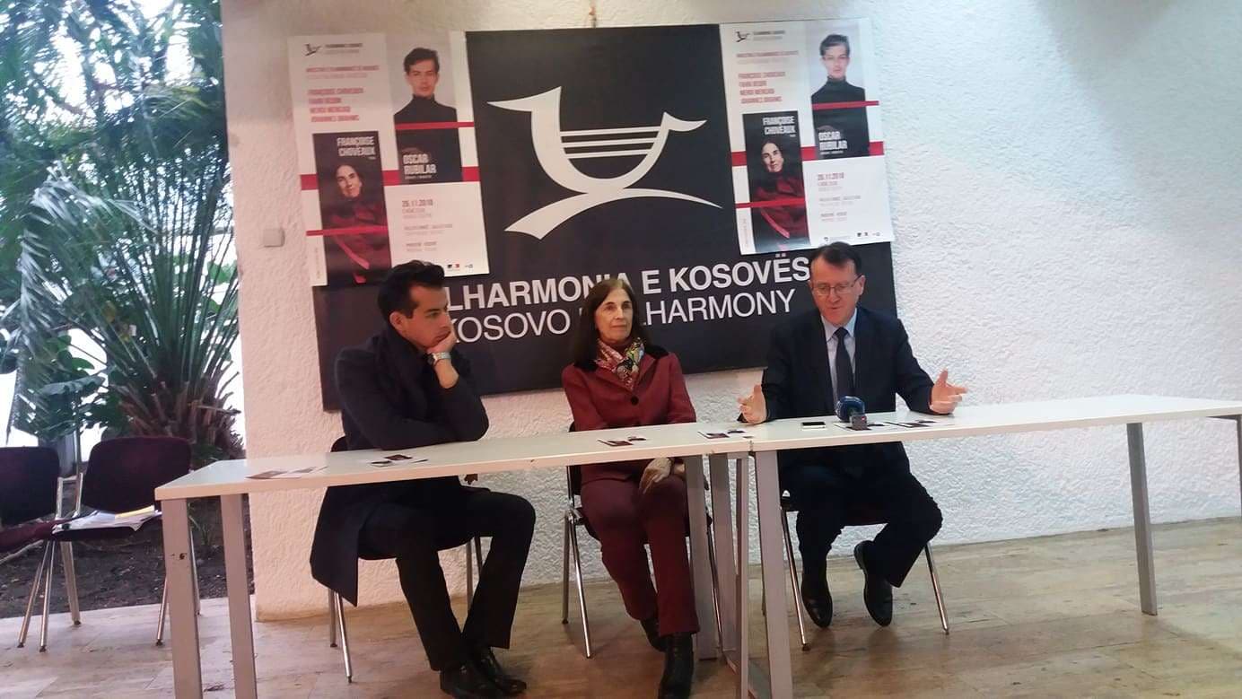 Filharmonia e Kosovës sjell në një koncert dirigjentin Rubilar dhe pianisten Choveaux