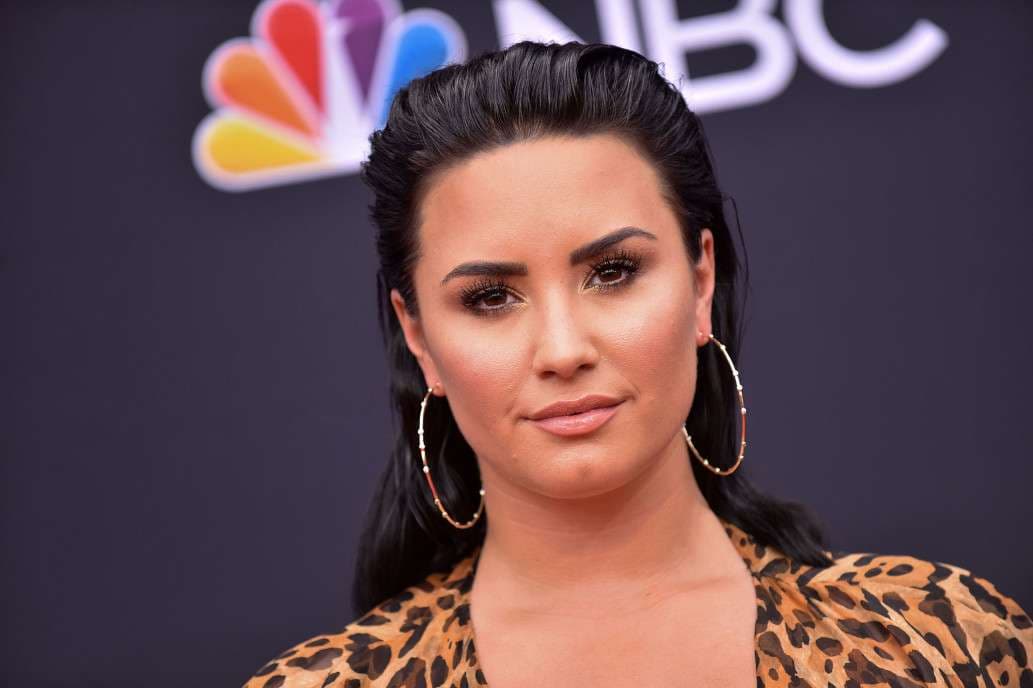 Demi Lovato merr një numër të ri telefoni pas rehabilitimit