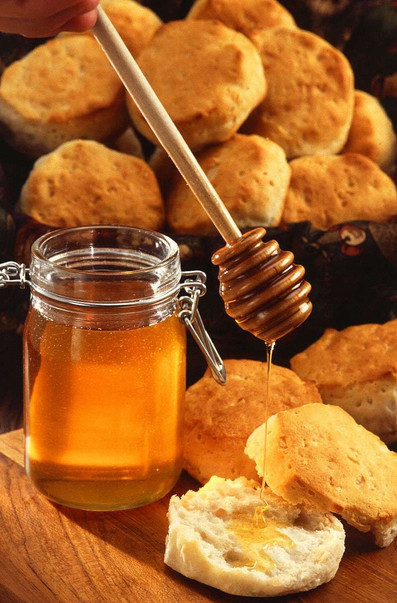 Mjalti dhe pesë efektet e tij kuruese