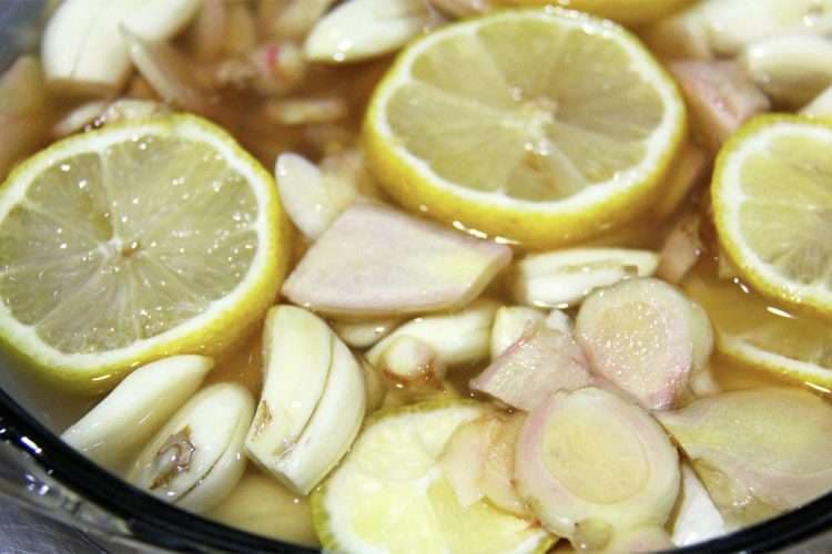 Receta e hudhrës me limon që pastron enët e gjakut për vetëm 40 ditë!