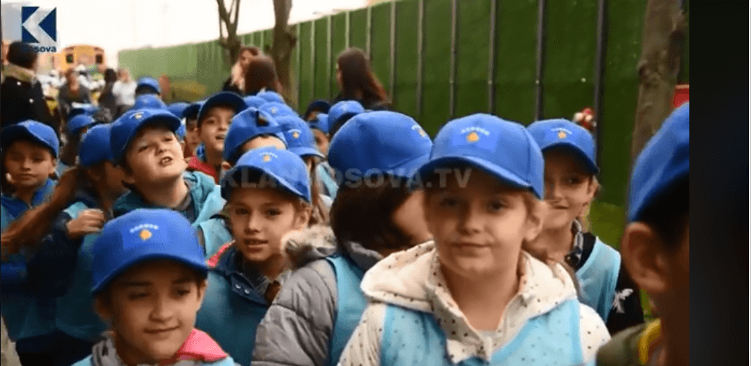 Të vegjlit vizitë tek Klan Kosova, Comodita, Art Motion, Prince Quick dhe M&Sillosi (VIDEO)