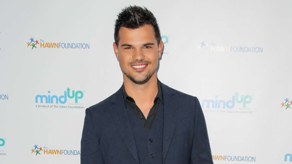 Taylor Lautner konfirmon lidhjen e re