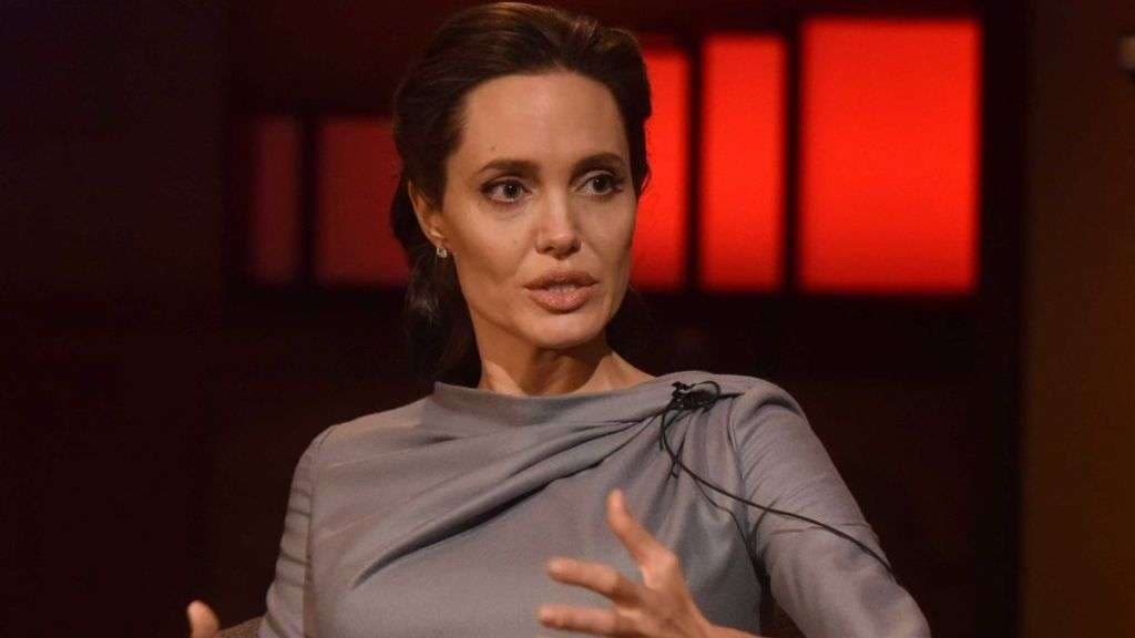 Angelina Jolie publikon letrën që ia dërgoi një grua afgane (VIDEO)