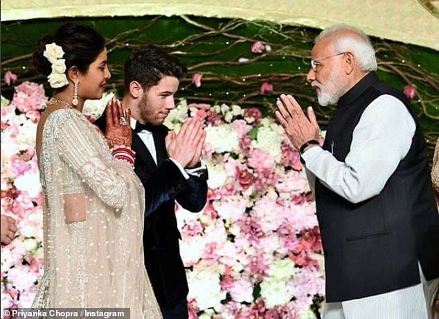 Priyanka Chopra falënderon kryeministrin indian për prezencën e tij në dasmë