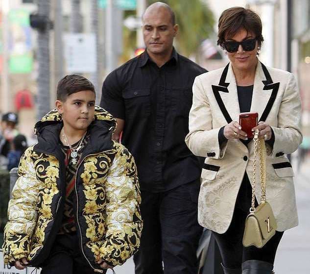 Kris Jenner i blen nipit xhaketë 3000 dollarëshe