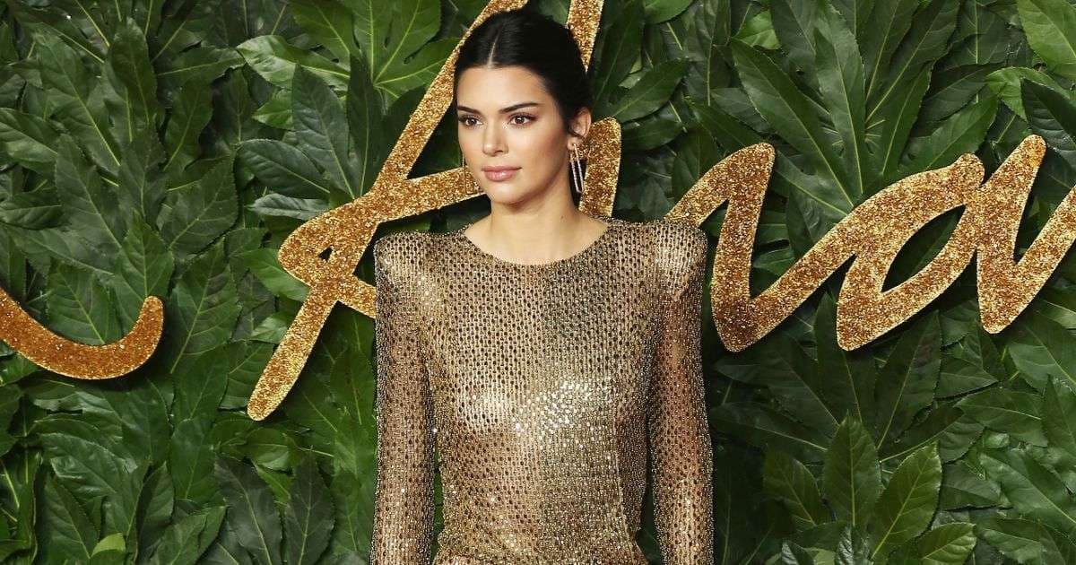 Pas performancës në Fashion Awards, Kendall shkon në McDonald për një hamburger