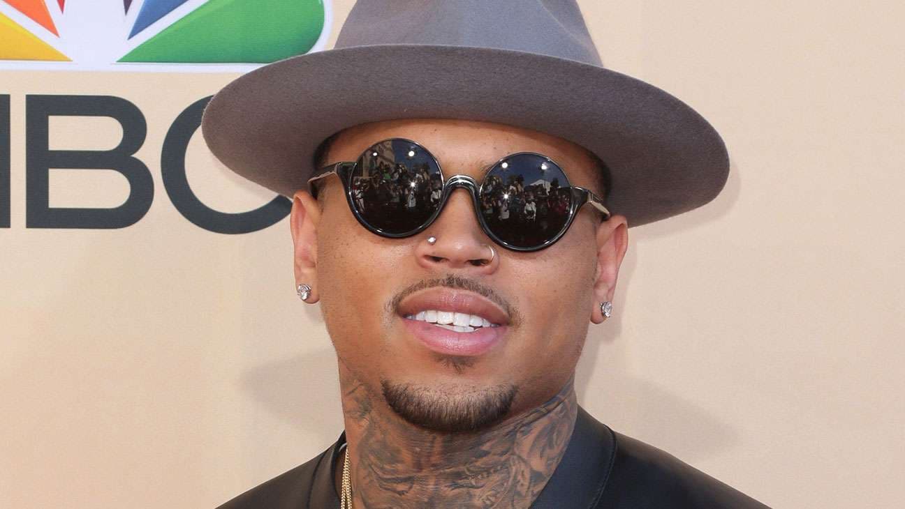Chris Brown po planifikon të dënojë akuzën për përdhunim