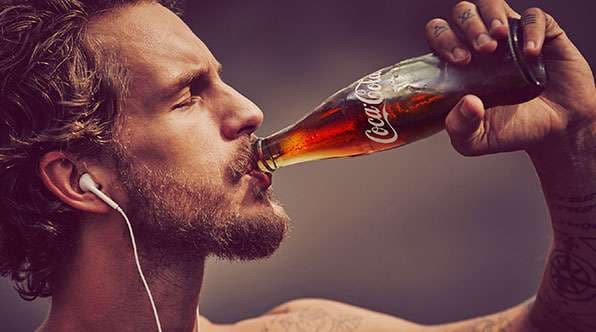 Çfarë i ndodh trupit kur konsumoni Coca Cola?