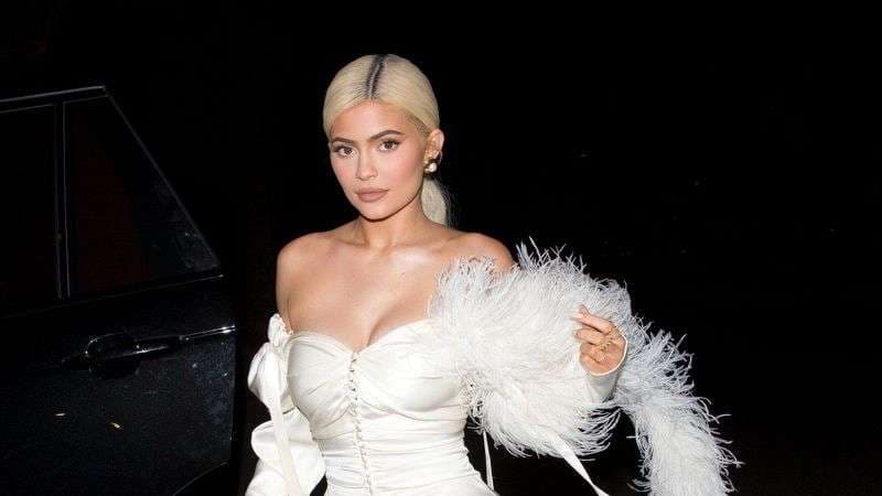 Kylie Jenner si një “engjëll” në Los Angeles