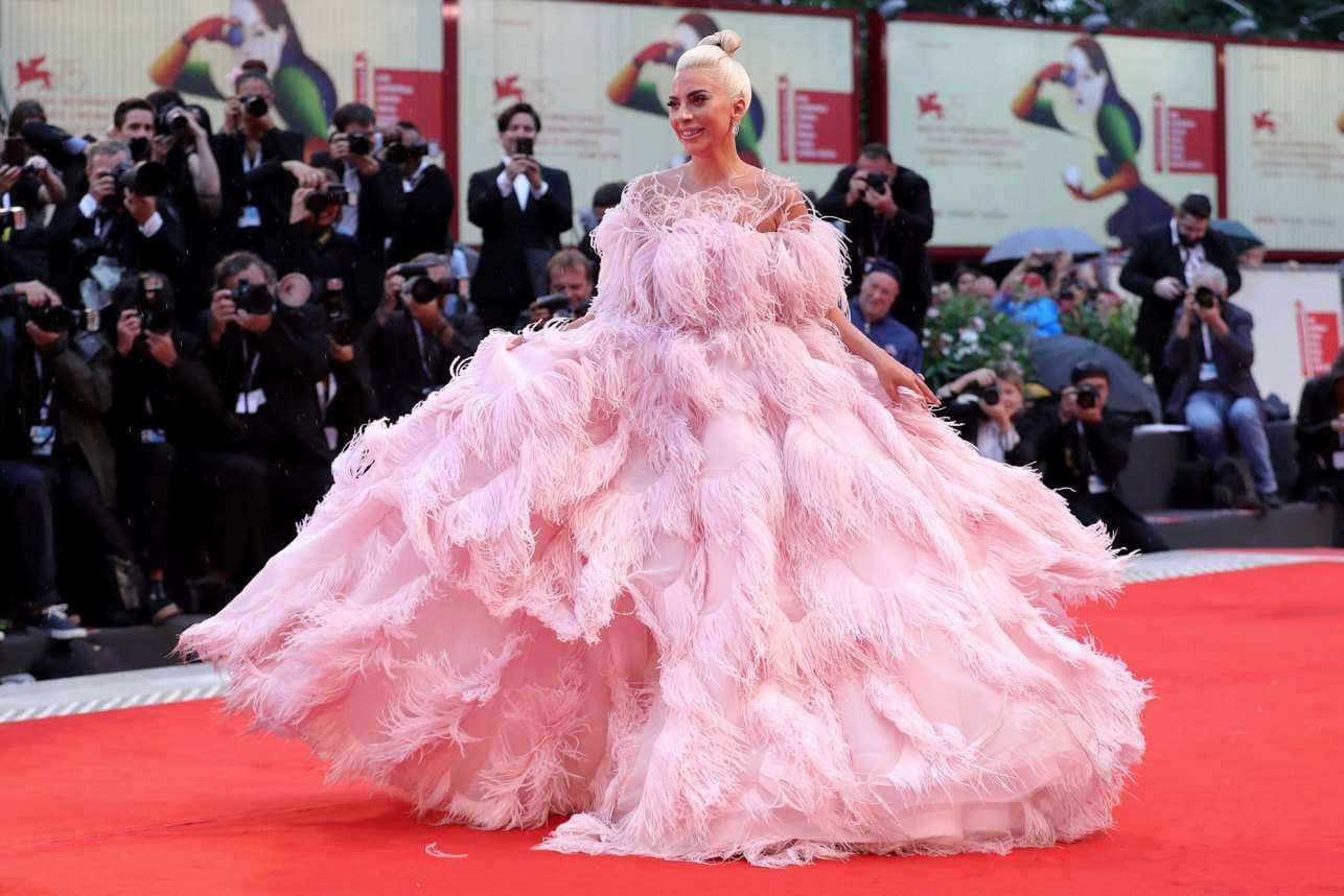 Veshjet më të bukura të Hollywood-it gjatë vitit 2018