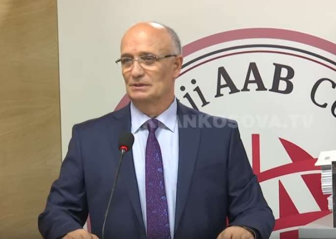 Promovohet libri me poezi i Sali Bashotës (VIDEO)