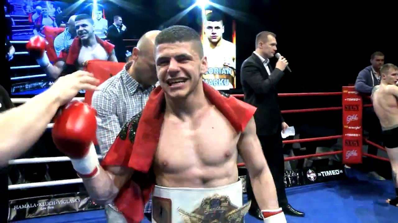 Dezinformohet publiku: Florian Marku humbi me TKO nga boksieri serb Nikola Janicievic në raundin e parë