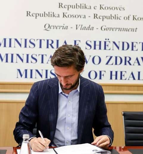 Ismaili nënshkroi Planin e imunizimit për vaksinimin e popullatës