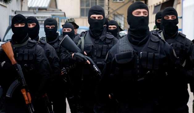 Në Leposaviq policia i mbyll institucionet paralele të Serbisë