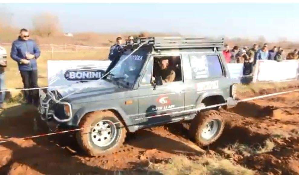 Suharekë, mbahet gara me vetura "Off Road" (VIDEO)
