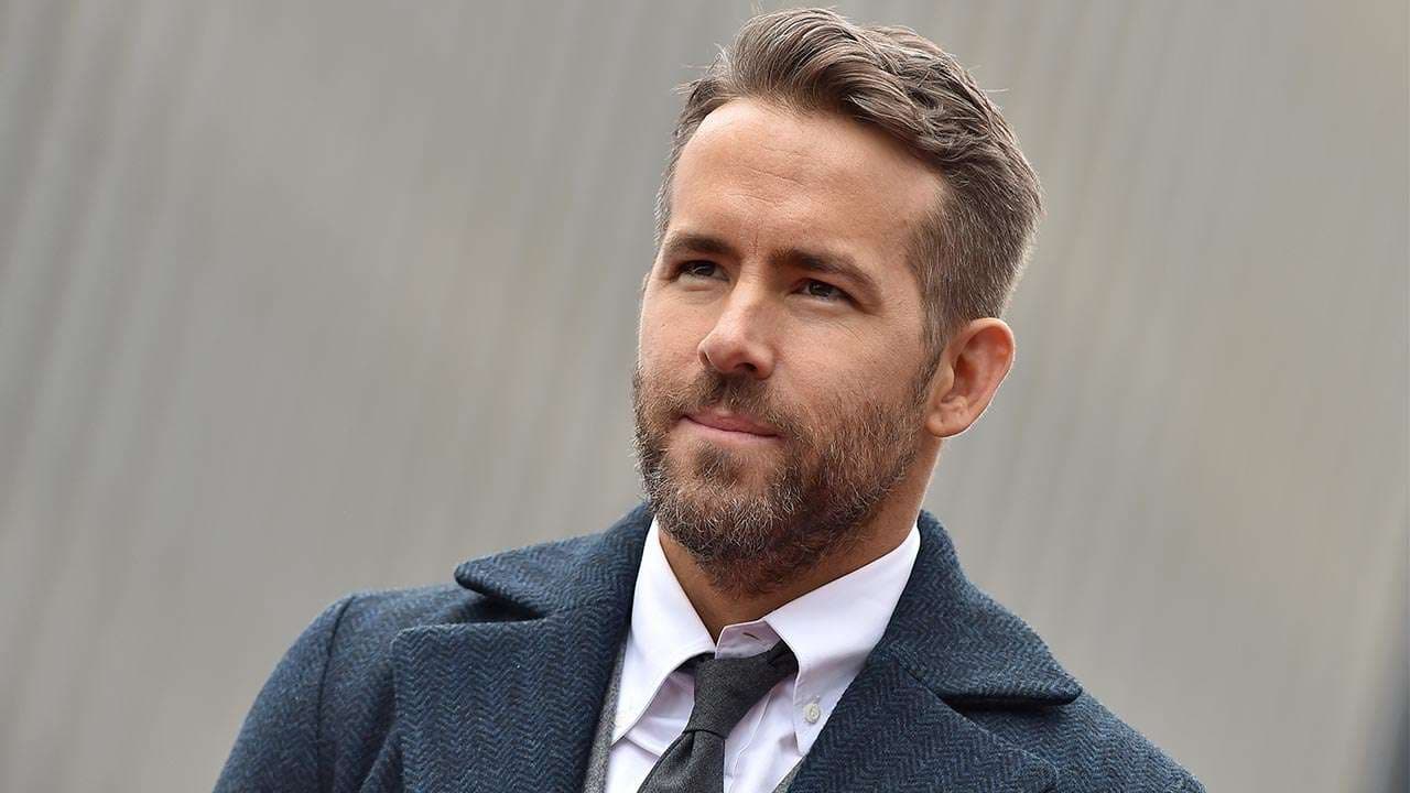 Ryan Reynolds thotë se të qenit baba e bëri njeri më të mirë