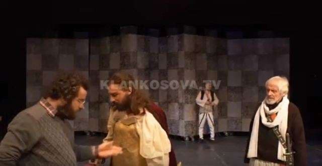 Shfaqje e regjisorit Fadil Hysaj për Skenderbeun (VIDEO)