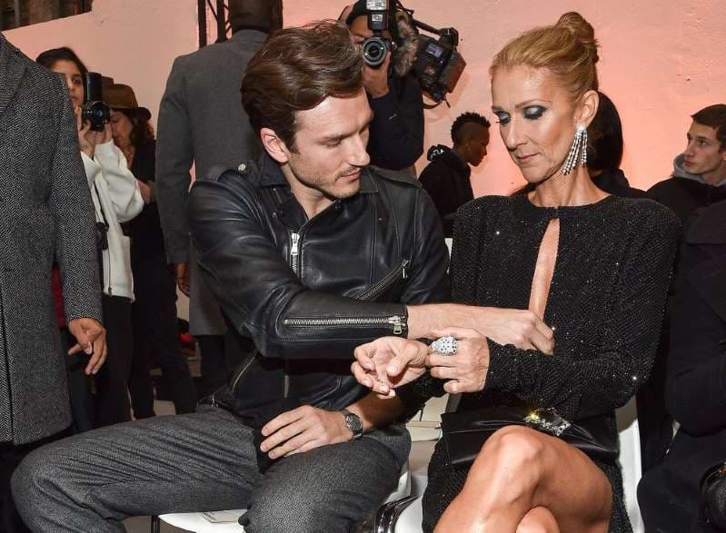 Celine Dion për pak bëhet hor, e shpëton valltari (FOTO)