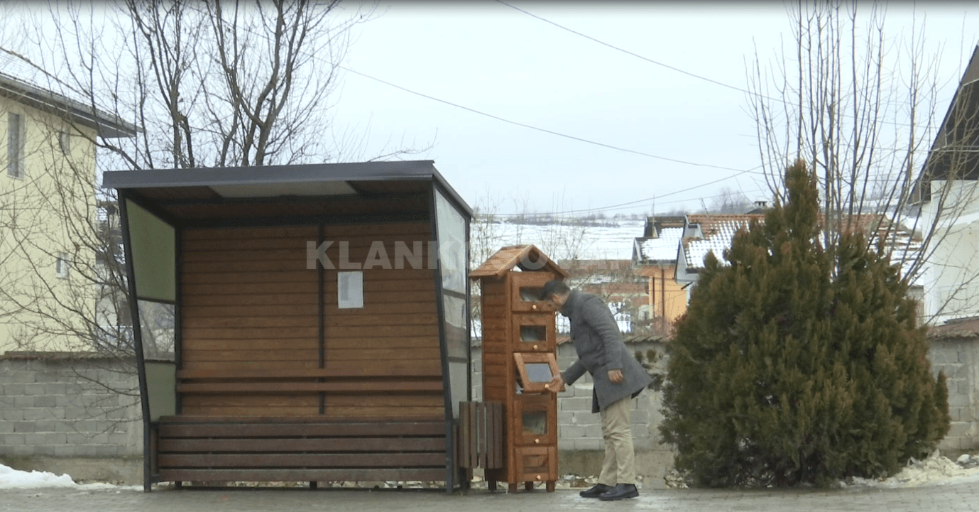 Dobërçanasi ndërton këmbimore librash (VIDEO)