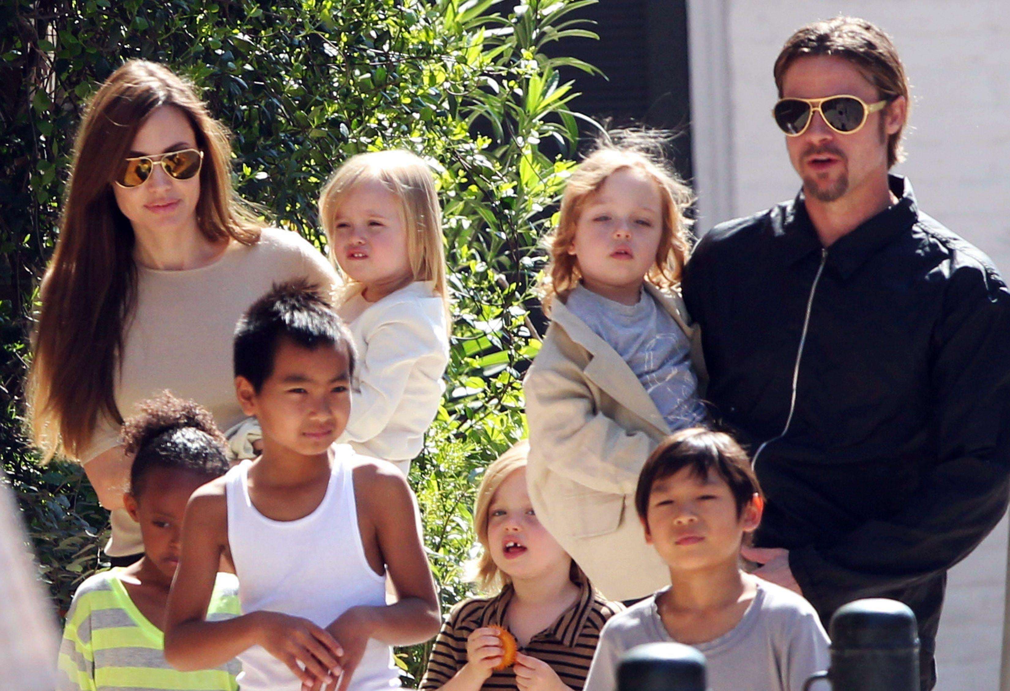 Brad Pitt nuk mund të takojë fëmijët pas divorcit