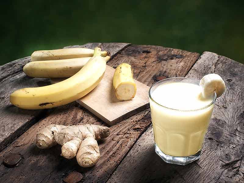 Smoothie me xhenxhefil dhe banane