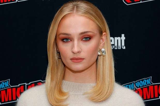 Sophie Turner nuk mund të lante flokët e saj derisa luante në 'Game of Thrones'