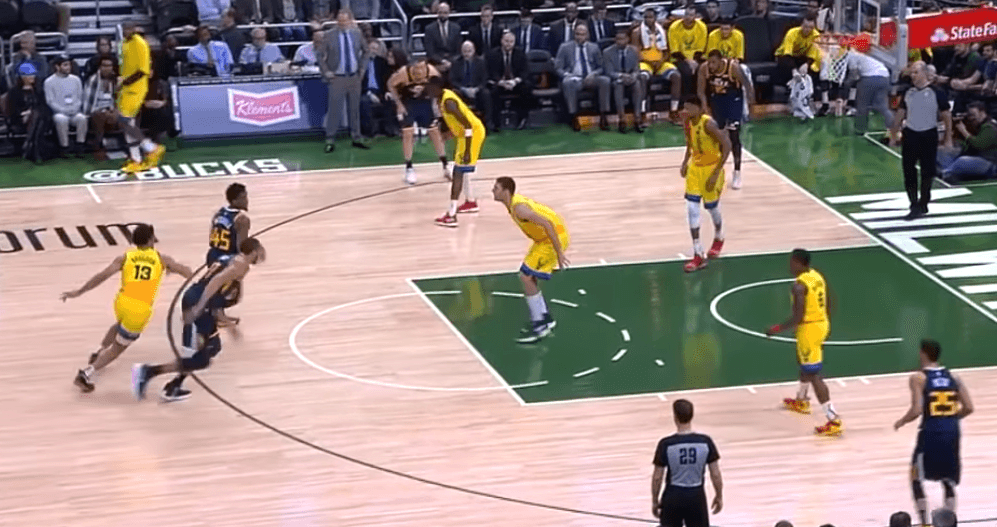 Bucks triumfojnë ndaj Jazz (VIDEO)