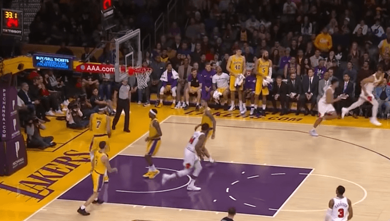 Lakers me fitore ndaj Bulls (VIDEO)