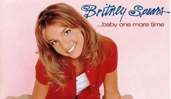 Britney Spears feston 20 vjetorin e albumit të saj