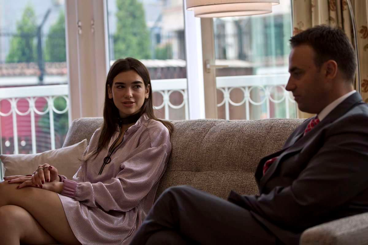Ruairi O'Connell: Urime Dua Lipa, krenaria e dy shteteve