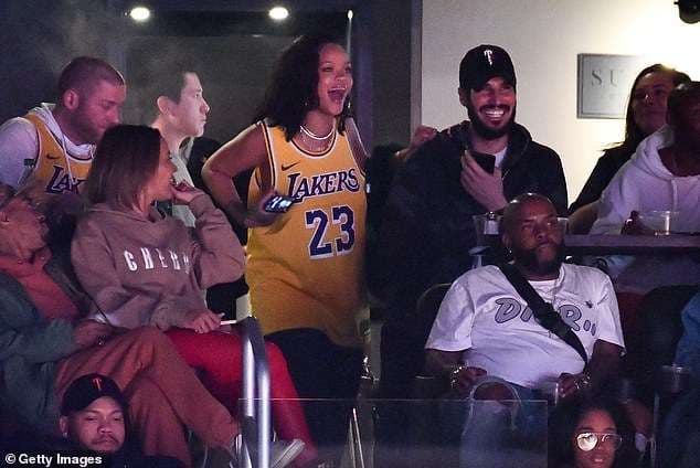 Rihanna një tifoze e madhe e Lakers