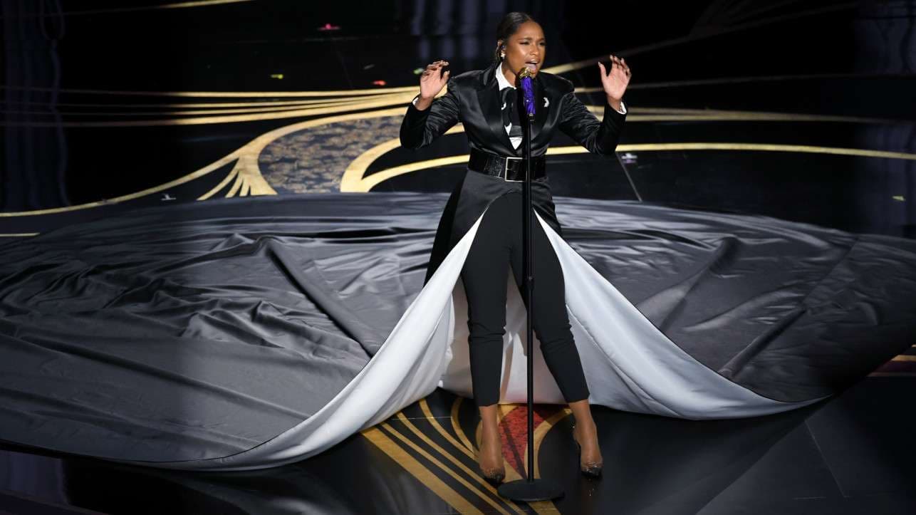Të famshmet që veshën kostume në Oscars