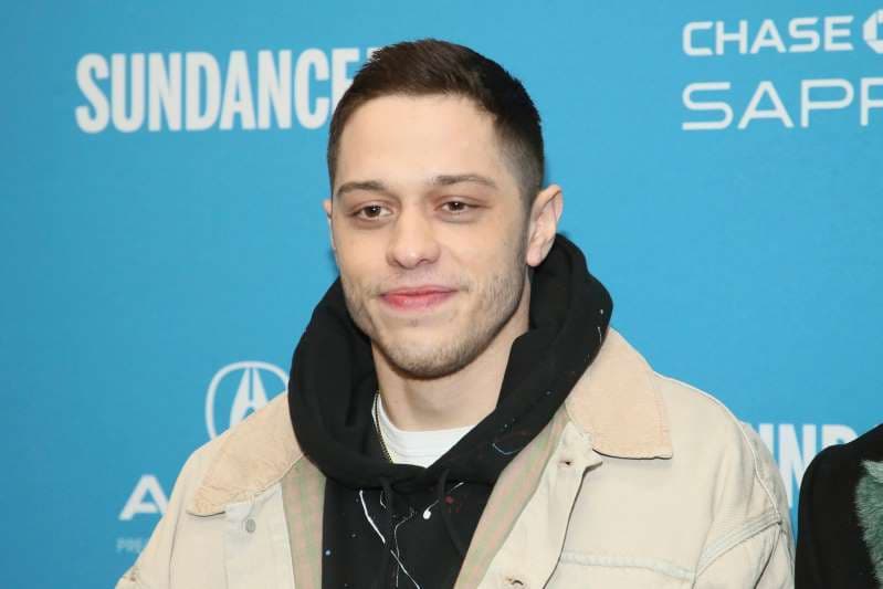 Pete Davidson fshin tatuazhin që e kishte të njëjtë me Ariana Granden