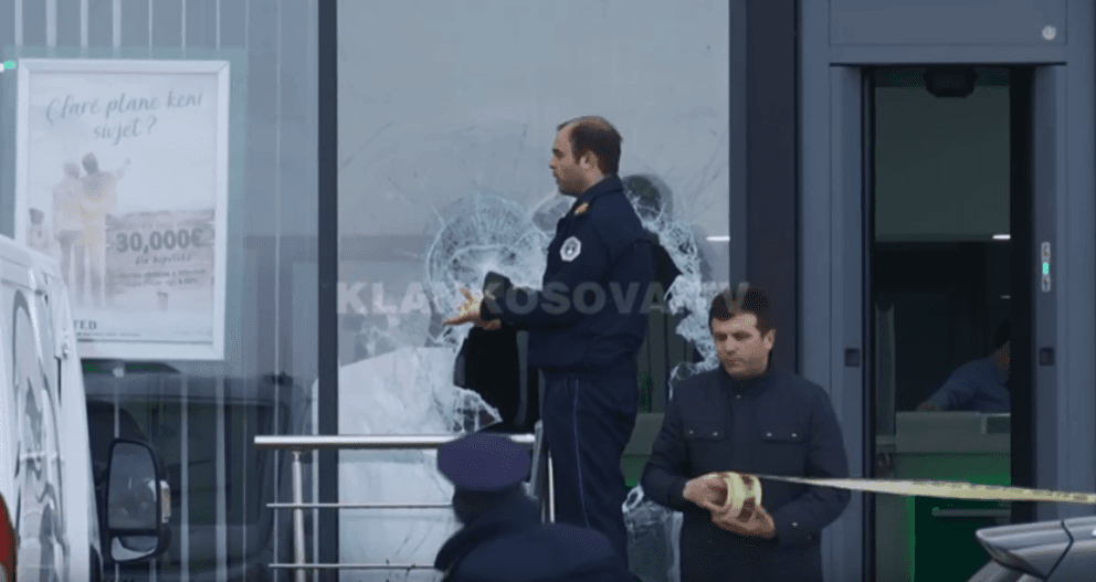 Grabitësit në aksion, tani cak banka TEB (VIDEO)
