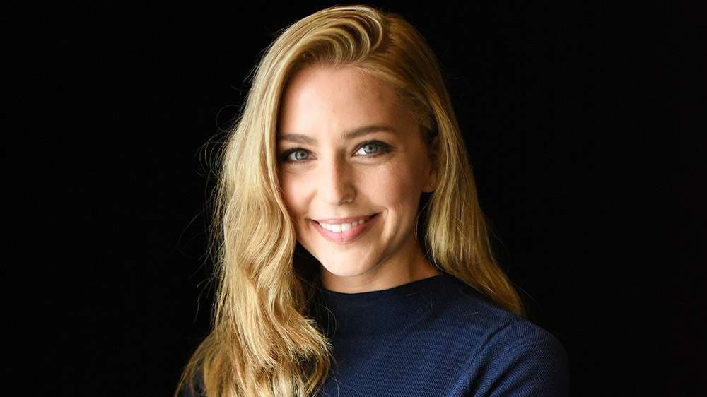 Fejohet Jessica Rothe (VIDEO)