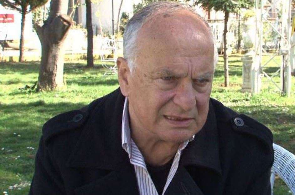 Vdes Kiço Blushi, shkrimtari i "Beni Ecën Vetë"