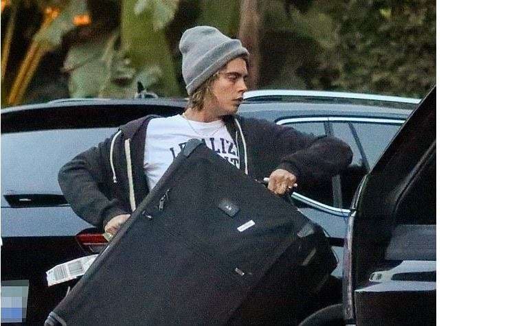 Cara Delevigne ndihmon vazhdimisht të dashurën