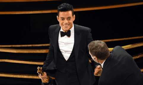 Rami Malek u rrëzua nga skena pasi mori çmimin “Aktori më i mirë”